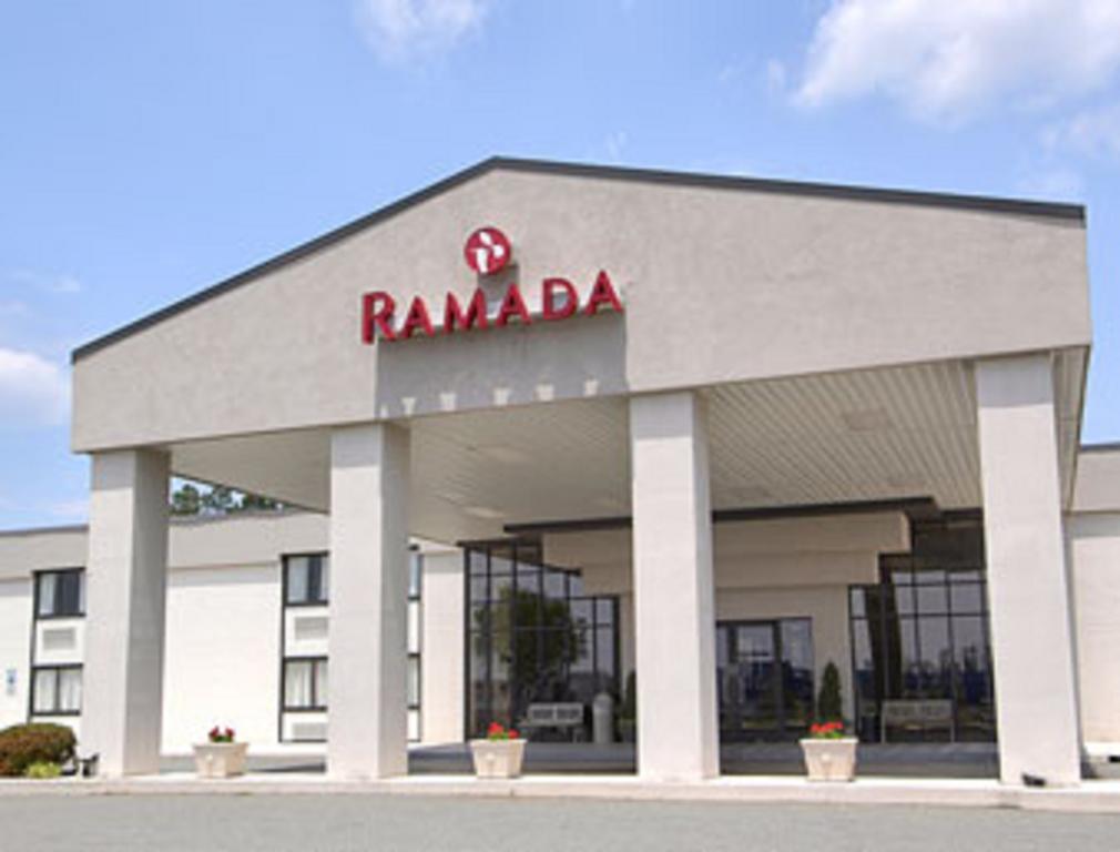 Ramada Burlington Hotel And Conference Center 外观 照片