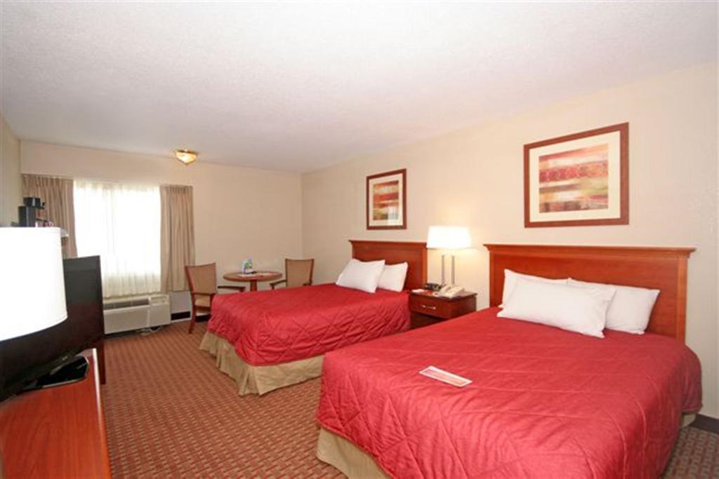 Ramada Burlington Hotel And Conference Center 客房 照片