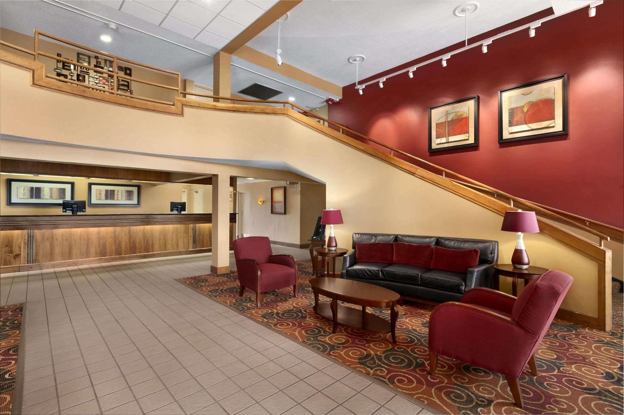 Ramada Burlington Hotel And Conference Center 外观 照片