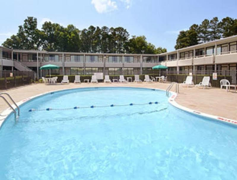 Ramada Burlington Hotel And Conference Center 外观 照片
